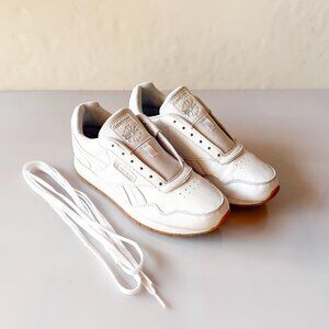 NWOT Reebock Womens 7 Classic Tennis Sneakers in White